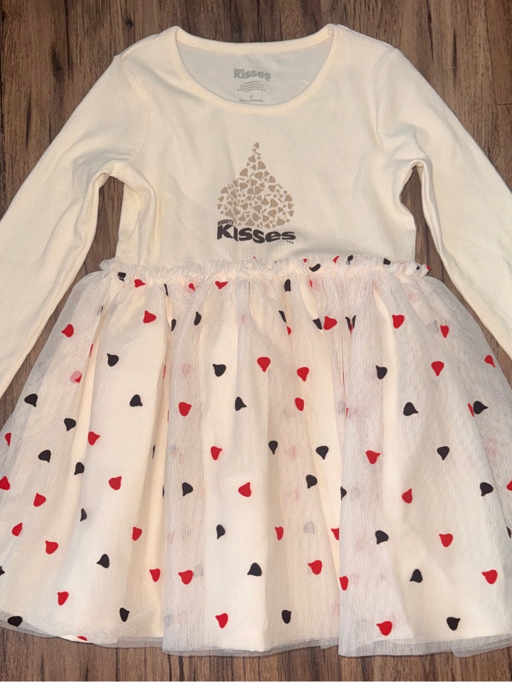 Hershey Kiss Cream Ribbed Tank with Subtle Gold Heart Pattern twirl party